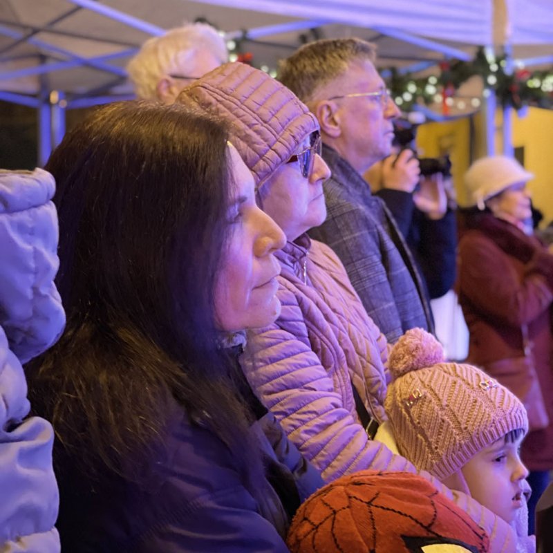 Fellobbant a szeretet lángja 48
